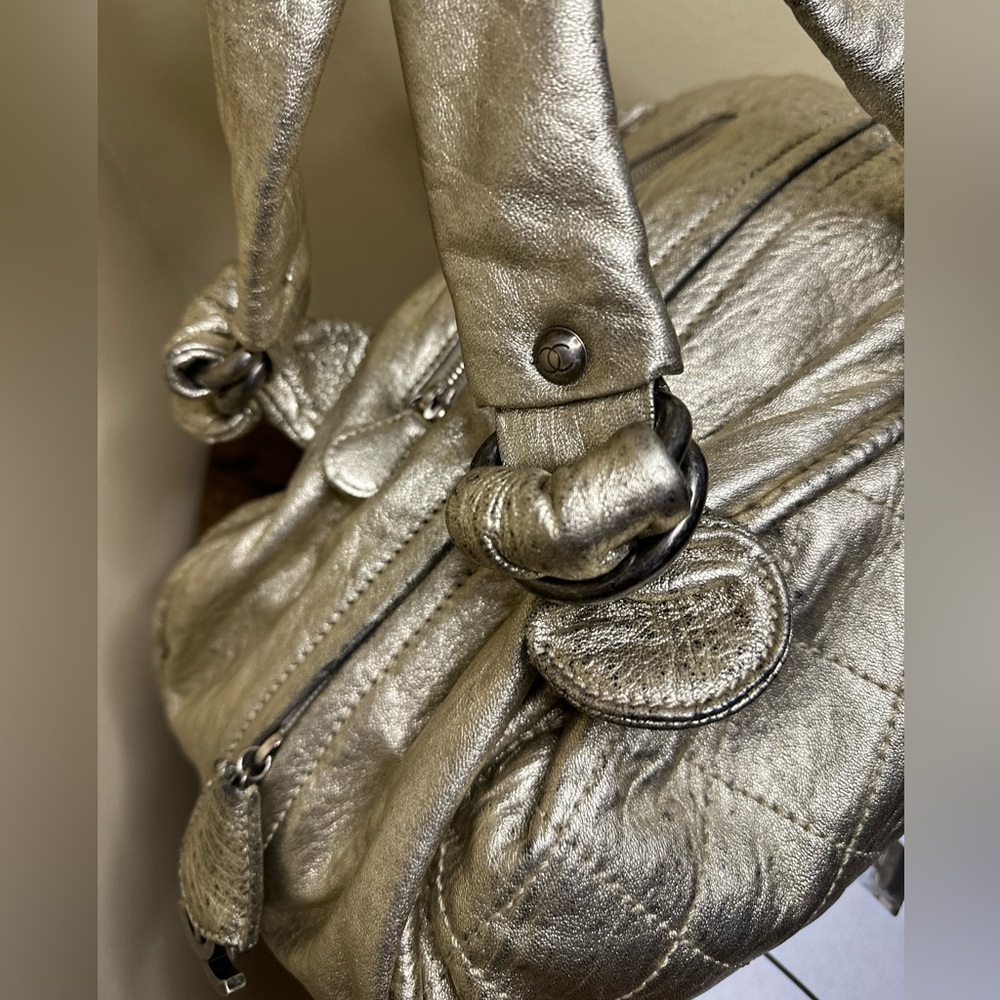WIN THIS FOR $3!! Vintage Chanel Feather Weight Bowling Quilted Leather Bag - Picture 4 of 11